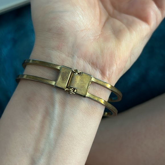 Paula Abdul “Reach For the Stars” Clamper Bracelet - Picture 3 of 13